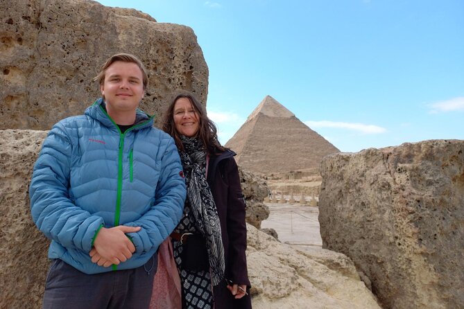 Private Half Day Tour Giza Pyramids and Sphinx - Stop 1: Meet your guide and head to the Pyramids