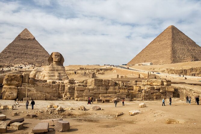 Private Half day Tour of the Pyramids and Sphinx from Cairo - What It Feels Like On the Ground: Pacing, Photos, and Being Unrushed