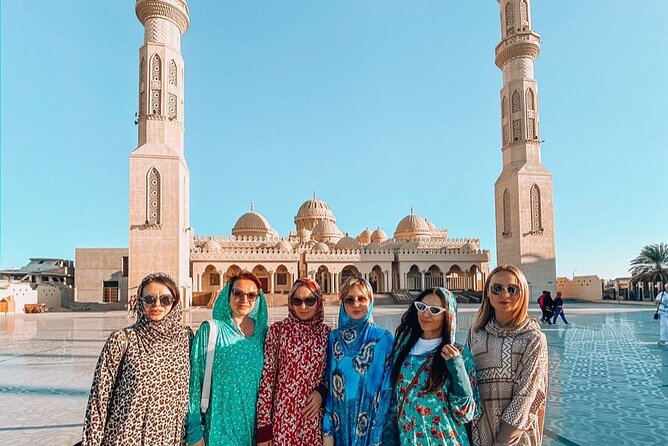 Private Hurghada Top Highlights City Tour with Shopping Stop - El Mina Masjid: Architecture, Courtyard Calm, and Sea Views