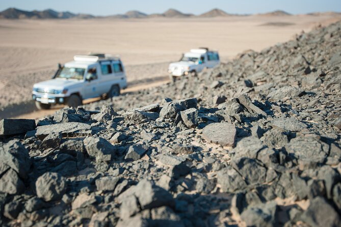 Private Jeep Safari with Quad bike, Buggy, Dinner, and Party - Back in the Jeep: Watching Dunes From the Right Angle