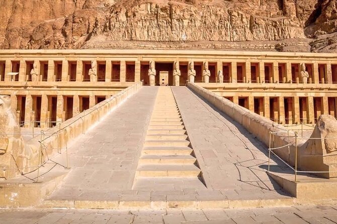 Private Over Day Tour to Luxor from Marsa Alam - Deir el Bahari and Hatshepsut: a temple shaped by terraces