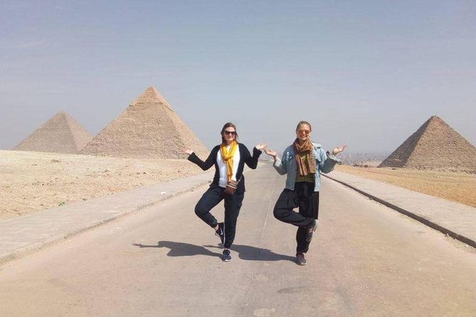 Private Shore Excursion Giza Pyramids and Sakkara with Lunch from Alexandria - Valley Temple and Sphinx: a quick way to understand why the placement mattered