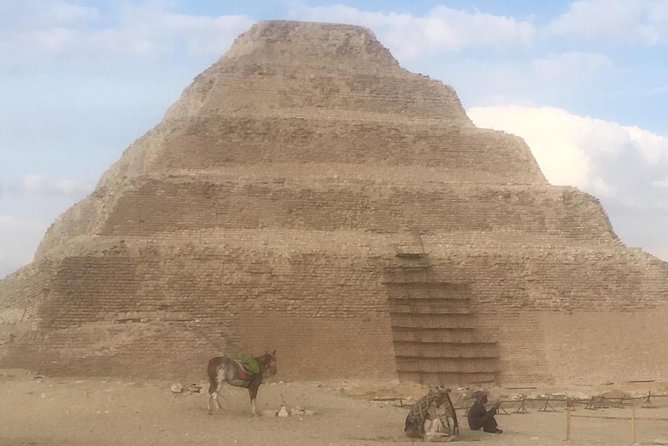 Private Sightseeing tour to Giza pyramids Sakkara & Memphis - Giza pyramids: Khufu and Khafre from the right vantage