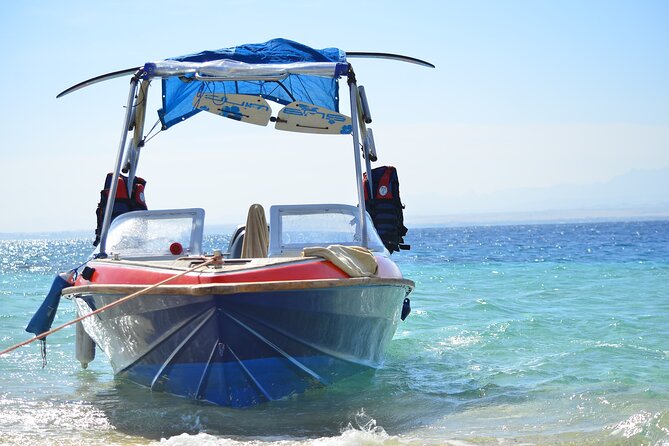 Private Speed Boat to Orange Island & Snacks - Hurghada - Who’s steering and why the crew matters