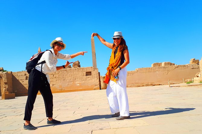 Private Tour from Luxor Airport to the Best Monuments of Luxor - Deir el-Bahari (Hatshepsut) and the Colossi of Memnon: temple scale after tomb time