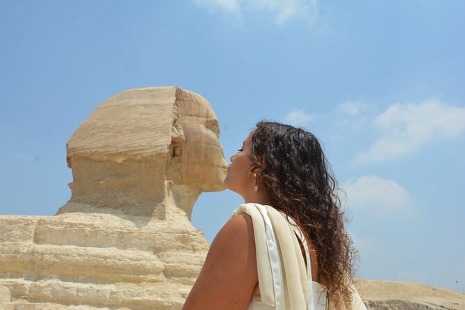 Private Tour: Giza Pyramids, Museum, Bazaar & Lunch Included - Private transport, bottled water, and fewer headaches