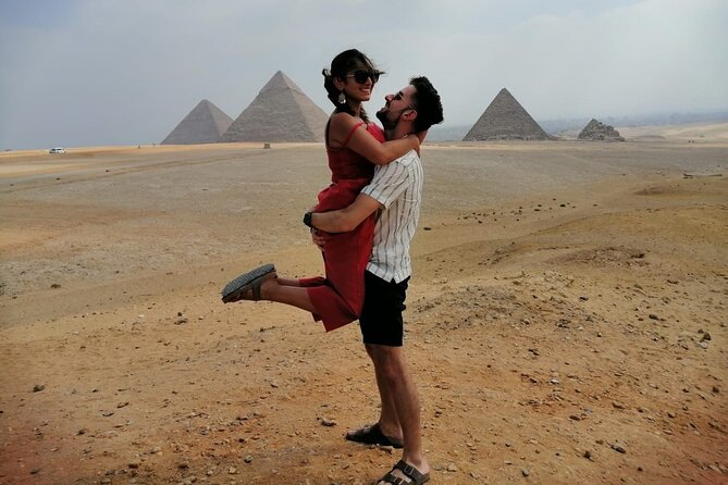 Private Tour Giza pyramids ,Sphinx. Lunch and local bazaars - Giza pyramids and Sphinx in one focused half day