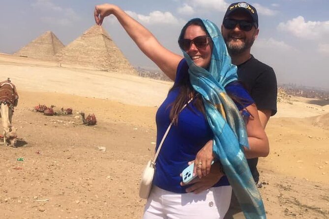 Private Tour Giza pyramids ,Sphinx. Lunch and local bazaars - What a 4-hour tour actually feels like on the ground