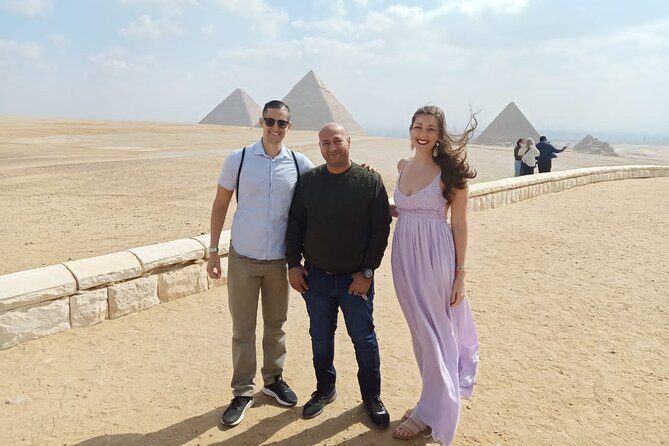 Private Tour Giza pyramids ,Sphinx. Lunch and local bazaars - The guide makes a big difference at Giza
