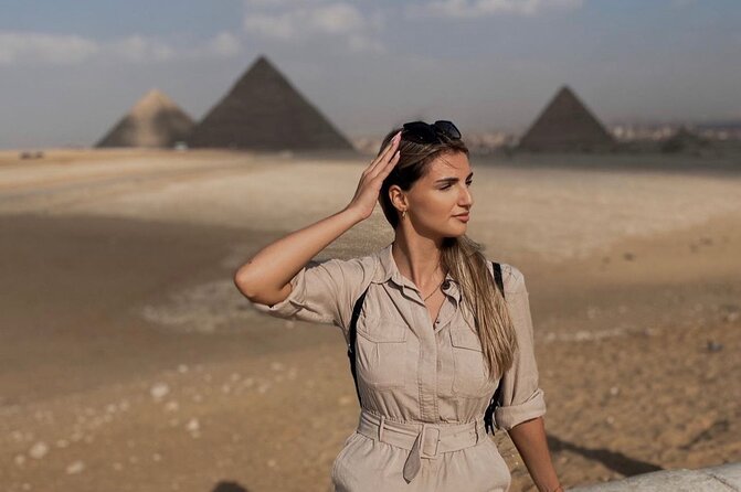 Private Tour in Giza Pyramids, Saqqara & Memphis and Sphinx - The Sphinx and Valley Temple of Chephren: more than a photo stop