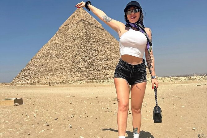 Private Tour in Giza Pyramids Sphinx with VIP Lunch - Photo help and the people who make it work