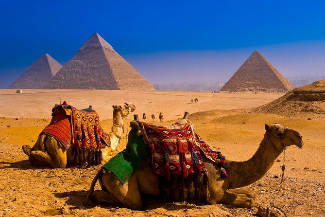 Private Tour Pyramids of Giza and Sphinx from Giza - Stop 3: Great Pyramid of Khufu—choice time for inside pyramids and camels