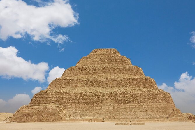 Private Tour to Giza Pyramids and Great Sphinx with Camel Ride - Stop 2: Khafre’s Pyramid and the casing detail