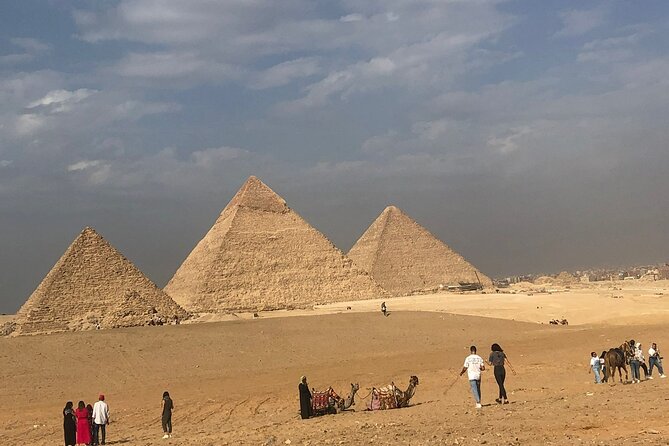 Private Tour to Giza Pyramids, Sphinx, Egyptian Museum and Bazar - Camel ride and lunch break that keeps the day human