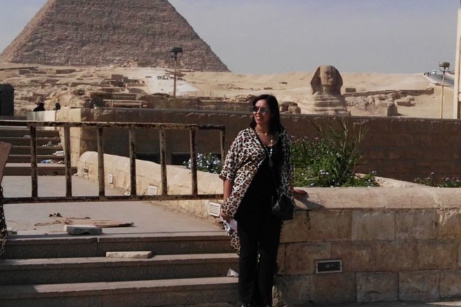 Private Tour to Giza Pyramids, Sphinx with Camel Ride and Lunch - Lunch/brunch in an Egyptian local restaurant: a break that keeps the day fun