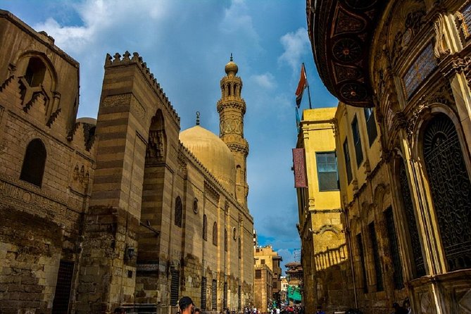 Private Tour To Islamic Cairo and Khan El-Khalili Tourist Bazaar - Getting there the easy way: pickup, Wi-Fi, and air-conditioned breaks