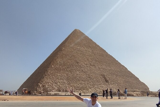 Private Tour To The Great Pyramids and Sphinx with lunch - Getting There Without Frying: Hotel Pickup and A/C Comfort