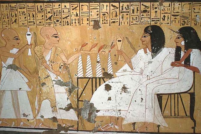 Private Tour to Valley of the Queens, Valley of the Artisans, and Habu Temple - Stop 2: Deir el-Medina (Valley of the Artisans) and the workers behind the tombs