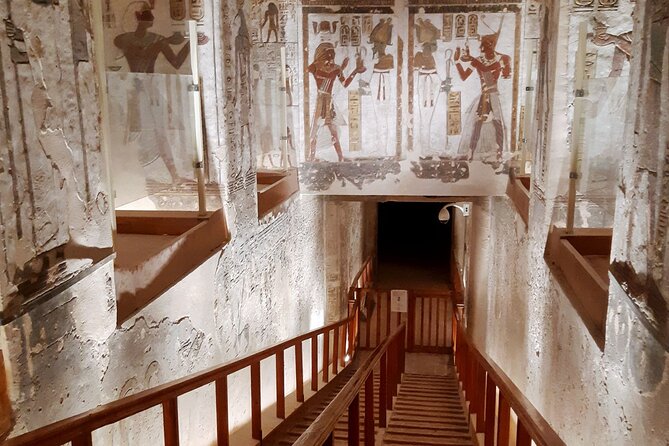 Private tour West Bank Luxor, Valley of the Kings, temples, lunch - Lunch at Malkata House rooftop: where the day turns comfortable