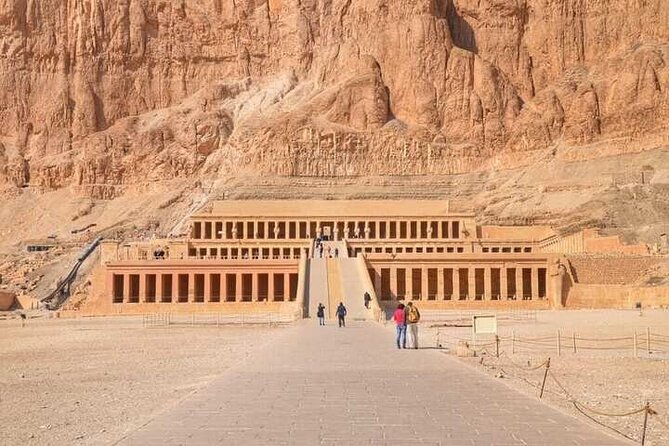 Private VIP Day trip: 5 temples, lunch,felucca and sound and light - Felucca on the Nile: a real break from stone and stairs