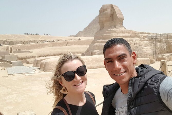 Private VIP Tour to Giza Pyramids Sphinx And the Egyptian Museum - Lunch in an Egyptian local restaurant: buffet or set menu, plus drinks
