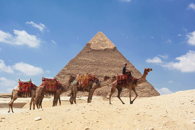 Private Visit Giza Pyramids, Egyptian Museum and Coptic Cairo - Giza Plateau: Cheops, Chephren, Mykerinus and the Sphinx