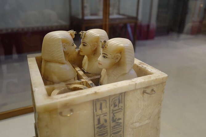 Pyramids Of Giza And Egyptian Museum Tour By Bus From Hurghada - Lunch, bus comfort, and the guide’s role