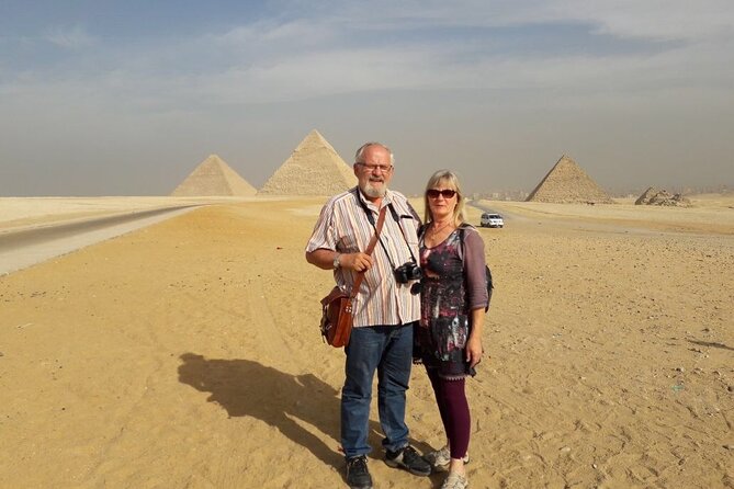 Pyramids of Giza & Museum & Bazaar from Cairo private - Lunch in a local restaurant: where the timing earns its keep