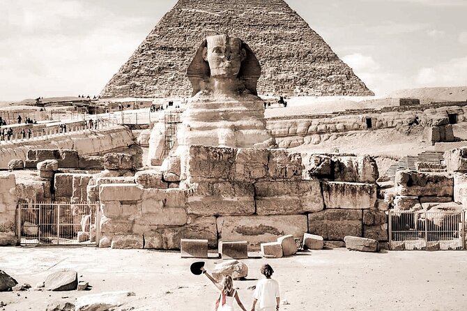 Pyramids of Giza, Sphinx and Egyptian Museum Day Tour - Stop 3: Egyptian Museum essentials, including King Tut’s mask