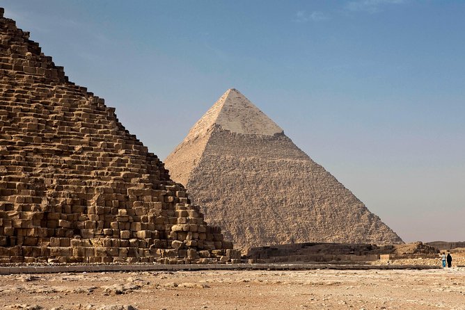 Pyramids of Giza & Sphinx & valley temple Tour with Egyptian lunch - The guide experience: explanations that keep you oriented