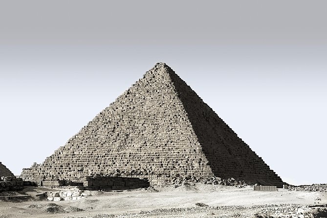 Pyramids of Giza & Sphinx & valley temple Tour with Egyptian lunch - Lunch in an Egyptian setting (and why it helps your day)