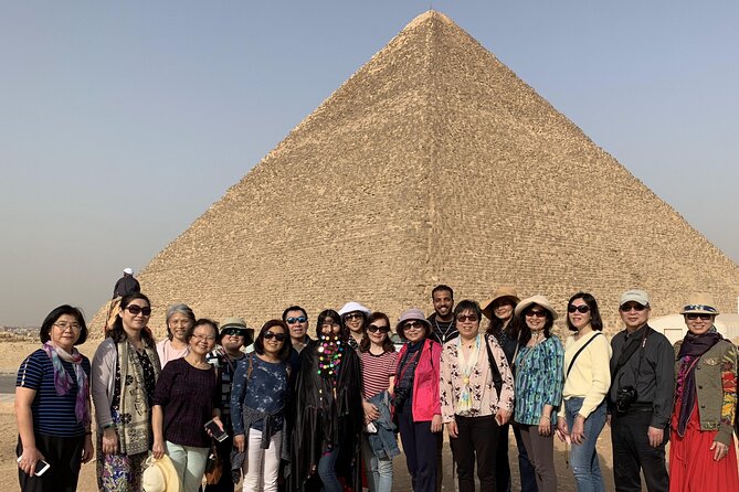 Pyramids, Sphinx, Egyptian Museum And khan El Khalili Day Tour - Giza Plateau: Great Pyramid, Sphinx, and the big early wow