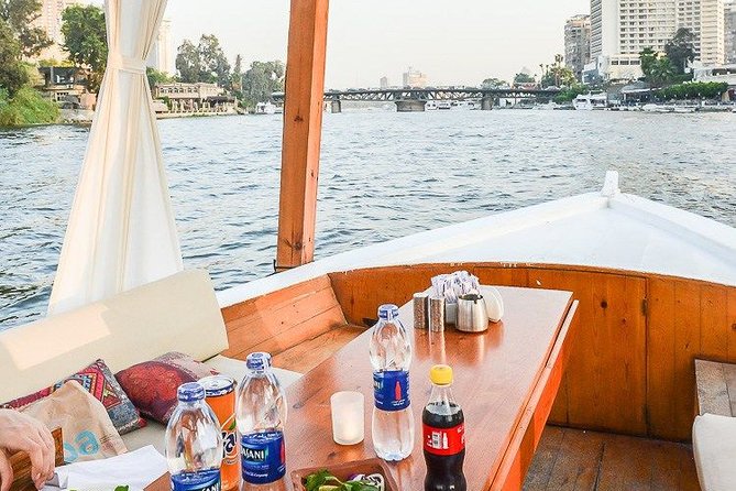 Pyramids Tour and lunch at Cafelluca - Giza Pyramids With an Egyptologist: what 2 hours can really mean