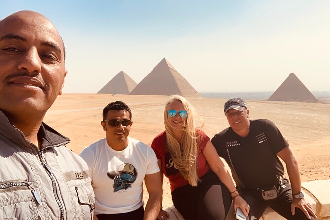 Pyramids tour to Giza, Sakkara and Dahshur - The small things that matter on pyramid days