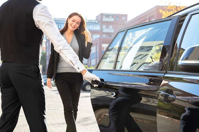 RMF: Luxury Airport Transfer Services With Meeting And Greetings - Meeting and Greet Details: Finding Your Driver Without a Guessing Game
