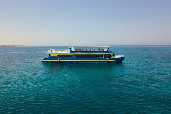 Semi Submarine Tour with Snorkeling and Transfer - Hurghada - The diver show and onboard extras that keep it moving