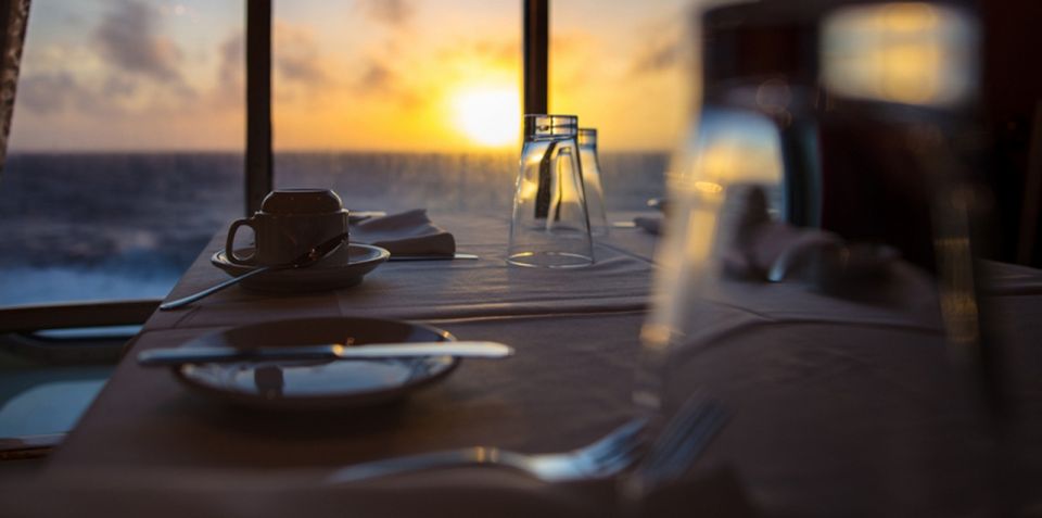 Sharm El Sheikh: Dinner Cruise W/ Optional Private Transfer - The Dinner Buffet on a Moving Boat: What to Expect