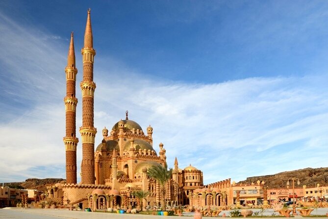 Sharm El-Sheikh Highlights: Private Guided City Tour - Al Sahaba Mosque: architecture you’ll notice, even before you read anything