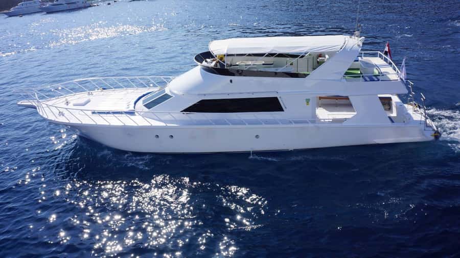 Sharm: Luxury Private Yacht with optional Lunch & Drinks - The 4-hour flow: pickup to two snorkel stops