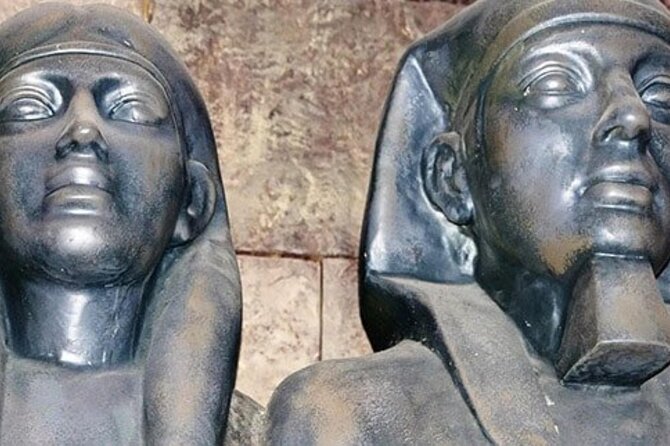 Small Group Tour of Cairo from Hurghada by Plane - Giza Pyramids and the Sphinx: what your guide should help you notice