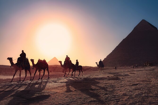 Spiritual tours to the great pyramids and great sphinx and Egyptian museum - Meeting Up in Cairo and How the Private Format Works