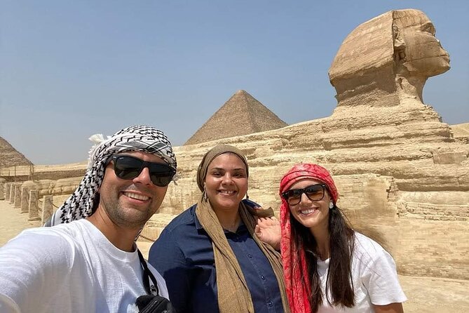 Taxi from the airport to The pyramids of Giza - English-speaking driver: the value is in guidance, not speeches
