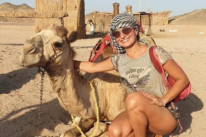 The Super Desert Safari Jeep Tour from Hurghada - Camel ride and sunset in the dunes: plan your photos without stressing
