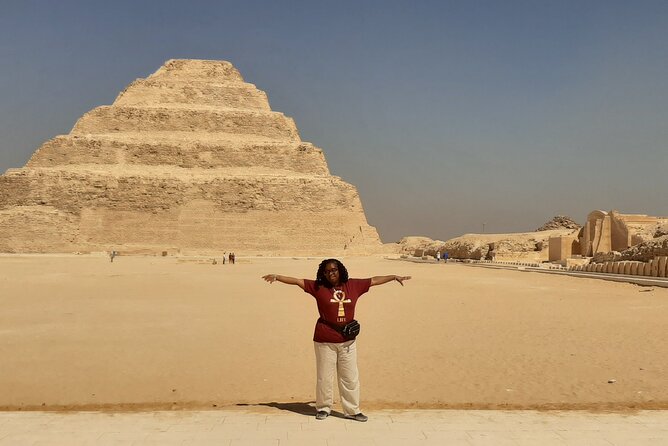 Top VIP-Pyramids,Memphis,Sakkara,Camel,ATV,Pyramids inside& Lunch - Lunch with a pyramid view: a break that keeps the day moving