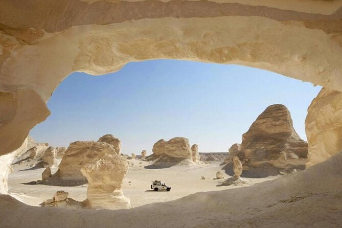 Tour Through White and Black desert Bahareya oasis - Pickup, drive time, and how the days are paced