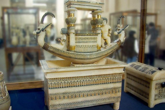 Tour to Giza pyramids & Egyptian museum from Alexandria by car - Drivers and guides that make or break the day