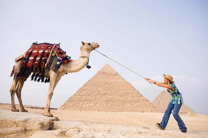 Tour to Giza Pyramids, Sphinx, Valley Temple, Camel Ride & Lunch - Lunch at an Egyptian Restaurant: A Simple Included Break