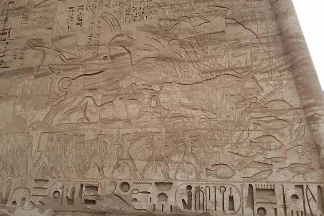Tour to Ramesseum, Habu Temples, and the Valley of the Nobles - Stop 2: The Ramesseum’s giant Ramesses II and battle reliefs