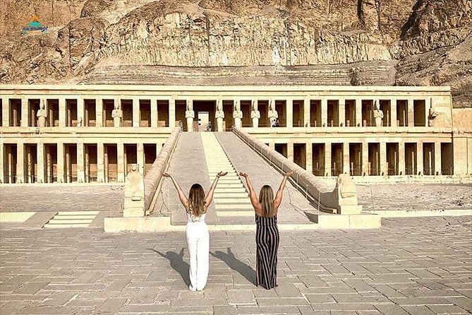 Tour to The East &West Bank of the Nile Visiting Luxor-Karnak-Hatshepsut Temples - Stop 1 on the West Bank: Valley of the Kings and choosing the tomb