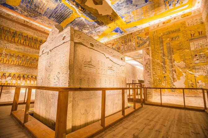 Tour to the West Bank in Luxor - Stop 2: Hatshepsut at Deir el Bahari (the terrace temple moment)